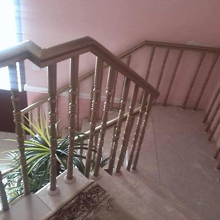 Hostel Georgia Кутаиси Екстериор снимка